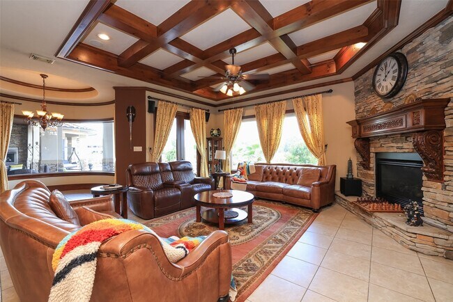 Building Photo - 22 Post Shadow Estate Dr