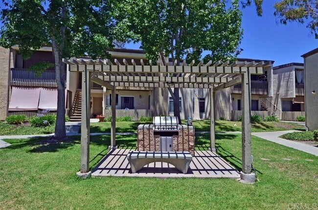 Building Photo - 432 Edgehill Ln