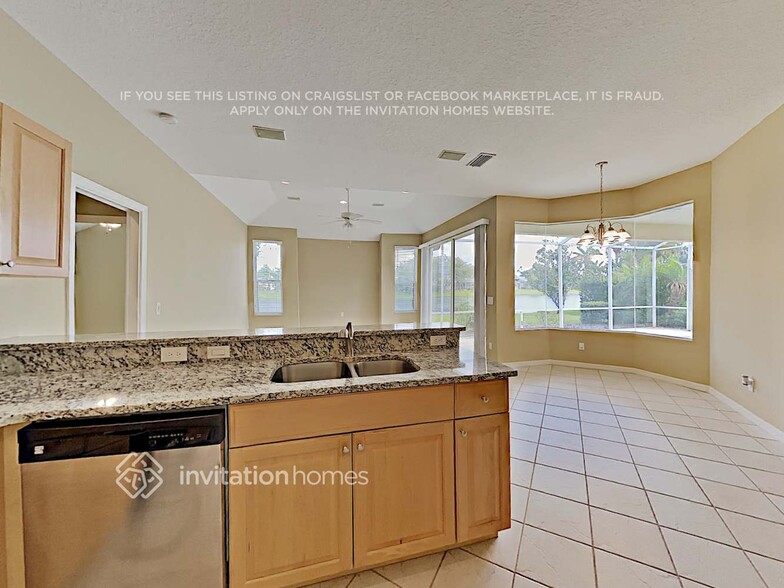 Building Photo - 11909 Clubhouse Dr