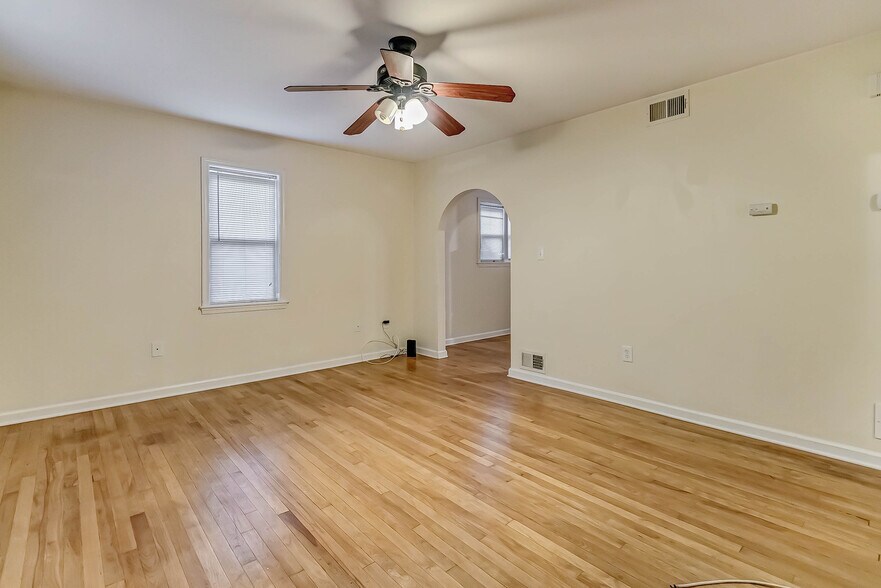 Building Photo - 4827 Indian Ln