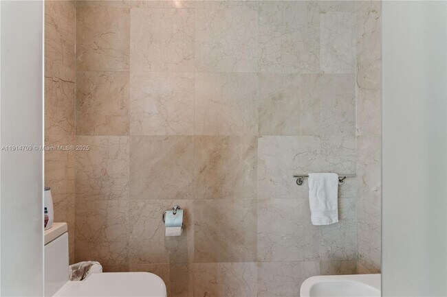 Building Photo - 6000 Indian Creek Dr