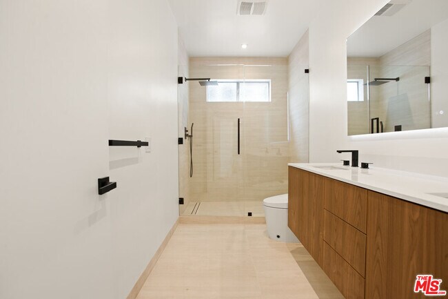 Building Photo - 10630 Wilkins Ave