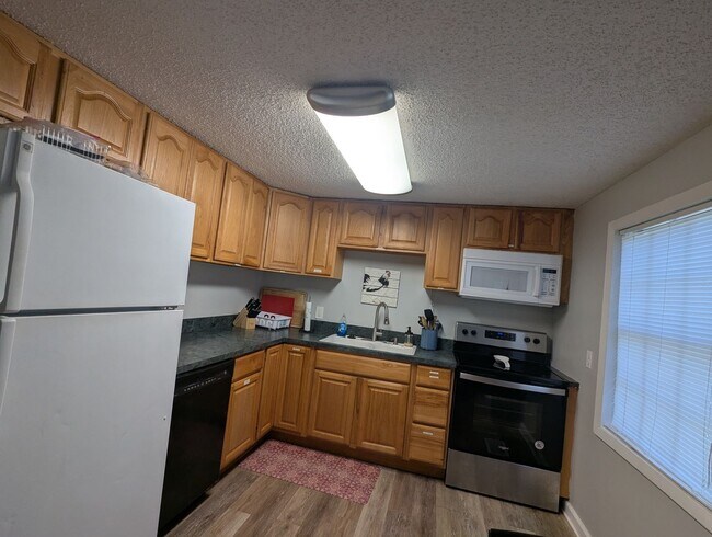 Building Photo - Lakefront Living on Little Lake Geneva – Main Home + Private In-Law Suite!