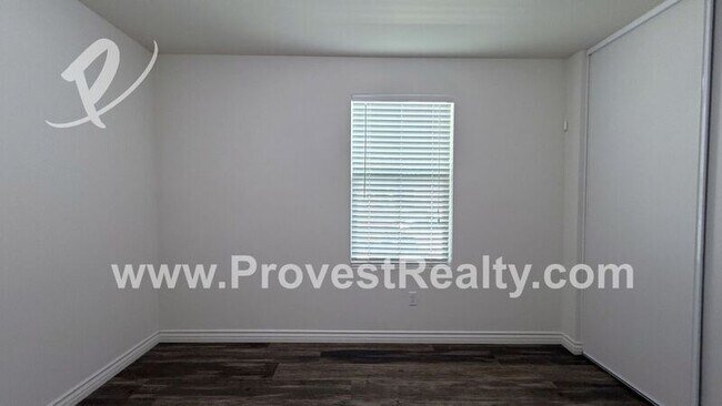 Building Photo - 15946 Silver Tip Way