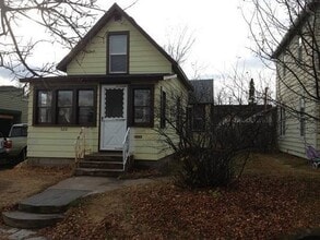 Building Photo - Cute 1 Bedroom House