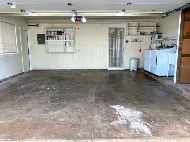 Building Photo - 341YOS