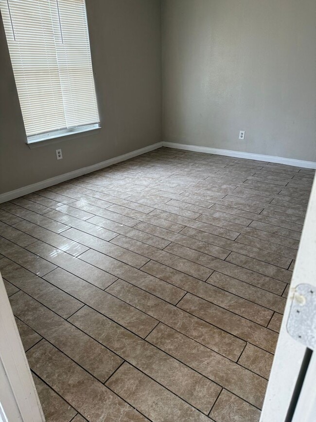 Building Photo - 3823 S Maryland Pkwy