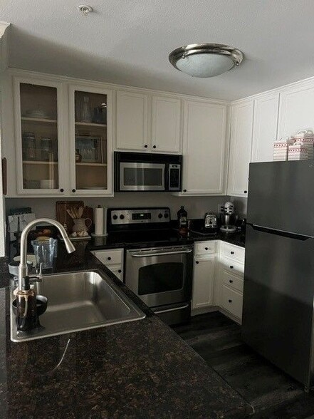 Building Photo - 1030 Vista Del Cerro Dr