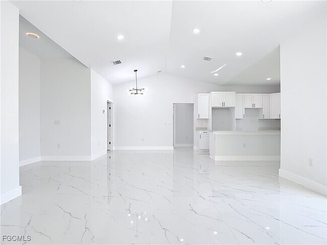 Building Photo - 5000 Bygone St