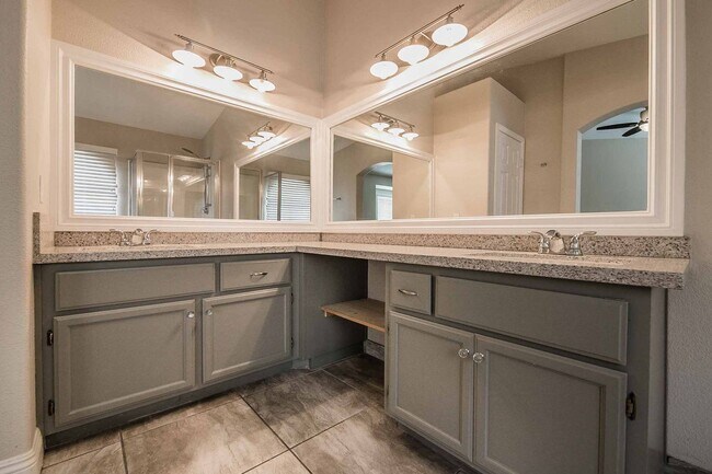 Building Photo - STUNNING 3 Bedroom Home with a 3 CAR GARAGE & RV PARKING!