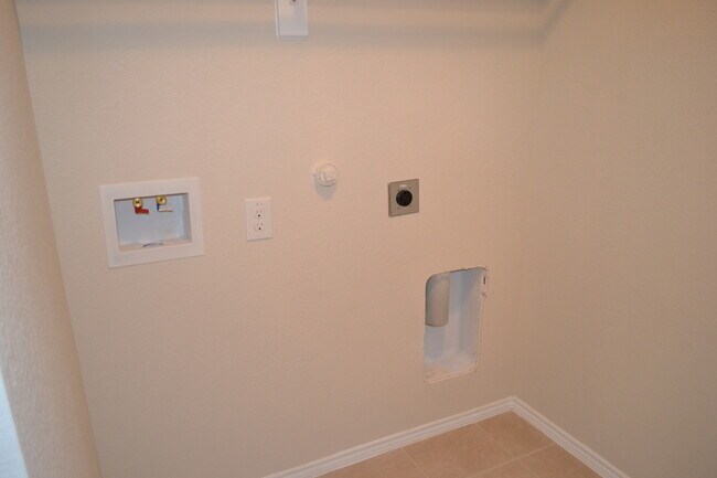 Building Photo - House for Lease in Sherman