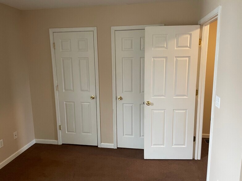 Building Photo - 110 Pettus Pt