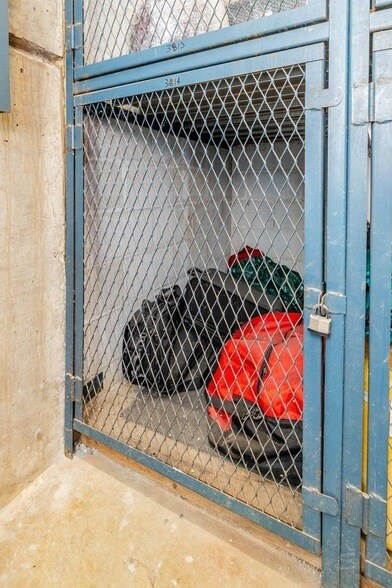 Building Photo - 2800 N Lake Shore Dr