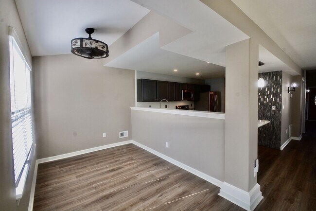 Building Photo - Stunning and Beautifully Updated Twin Home 3 Bedroom - Fenced In Backyard with a Basketball Court