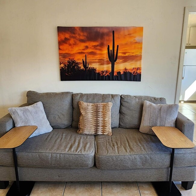 Building Photo - 1920 W Mulberry Dr