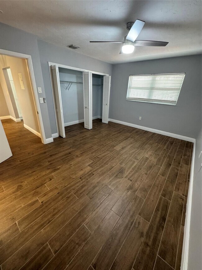 Building Photo - 315 SE 23rd Ave