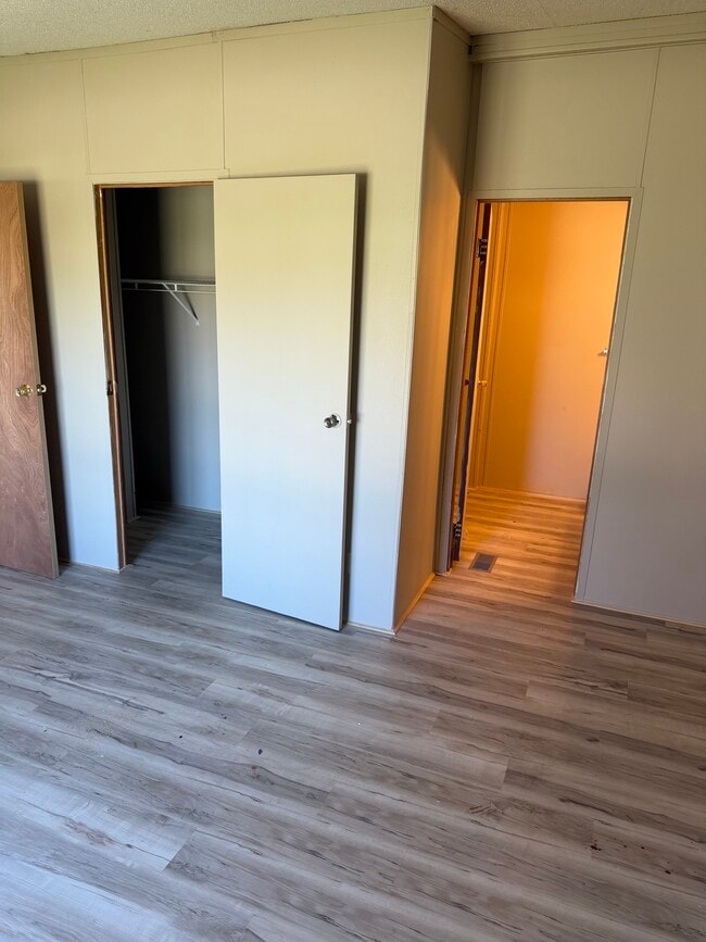 Building Photo - 314 S Logan St