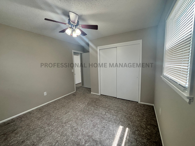 Building Photo - Beautifully remodeled 3 bedroom 1 bath!