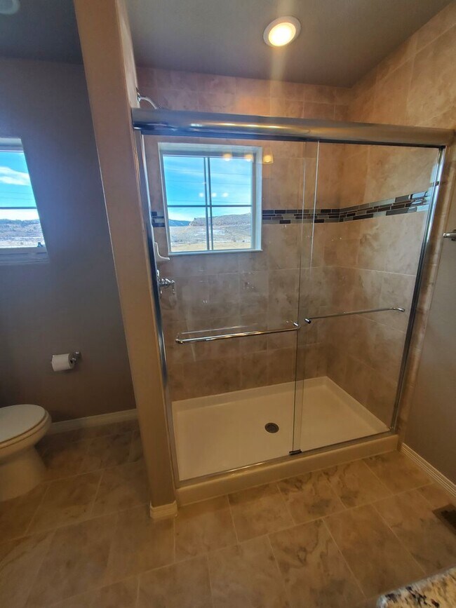 Building Photo - Updated 3 Bedroom Townhouse Across From Horsetooth Reservoir!