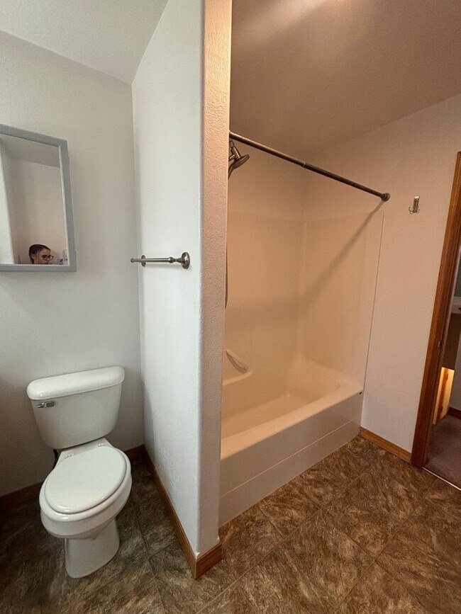 Building Photo - 2418-2420 Ernest