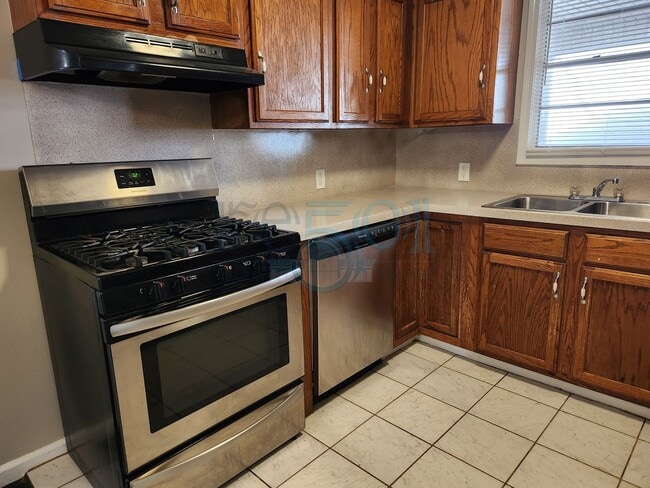 Building Photo - Ready For Showings! Great Find In North Little Rock