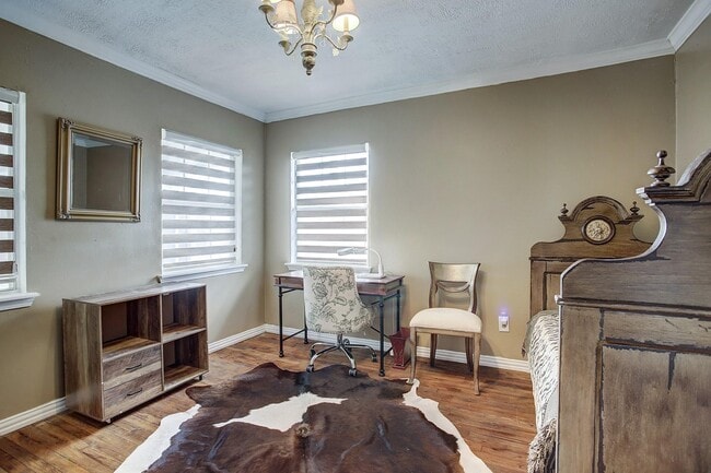 Building Photo - 5303 Tallow Ln