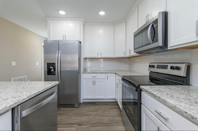 Building Photo - 4024 Ruby Rose Rd