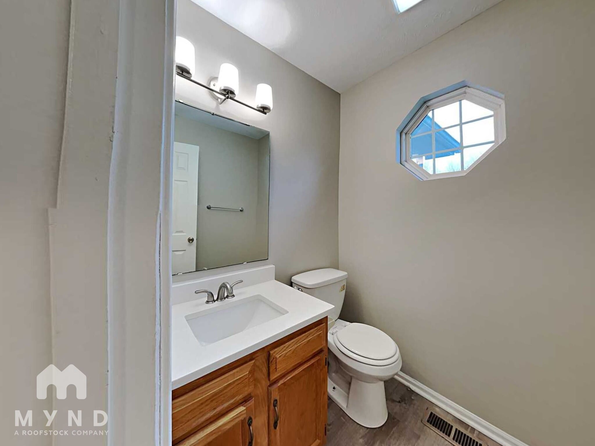 Building Photo - 105 W Carolina St