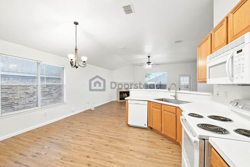 Building Photo - 523 Elk Run Dr