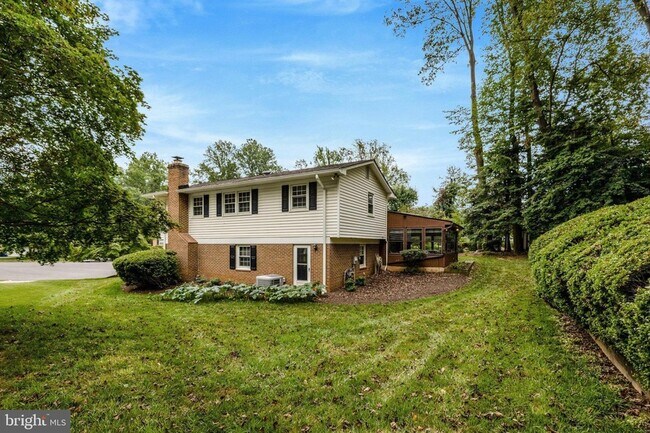 Building Photo - 615 Kearney Ct SW