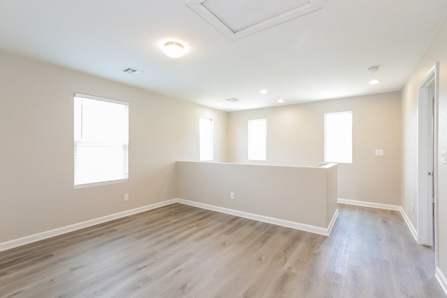 Building Photo - 9904 Pride Dance Ct