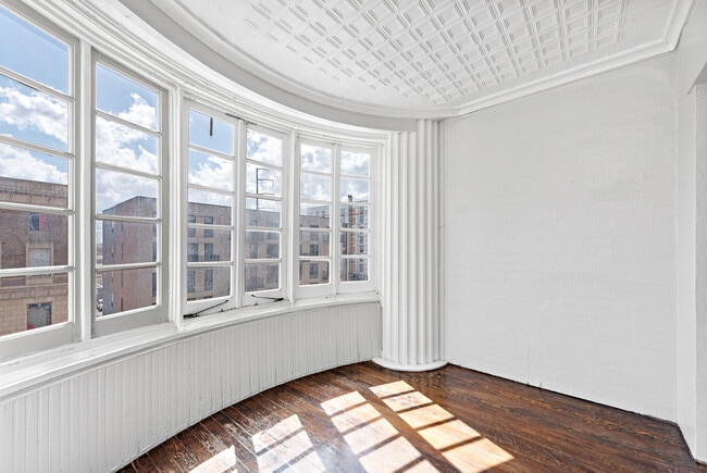 Building Photo - Chalfonte