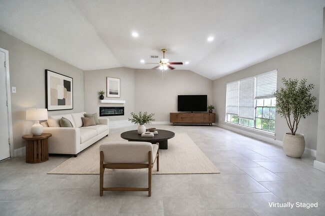Building Photo - 923 Kenforest Dr