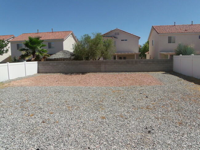 Building Photo - Large Single Family Home in Northwest