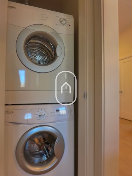 Building Photo - 33 Lenox St