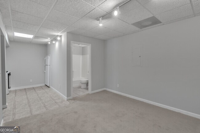 Building Photo - 3633 Elinburg Cove Trail NE
