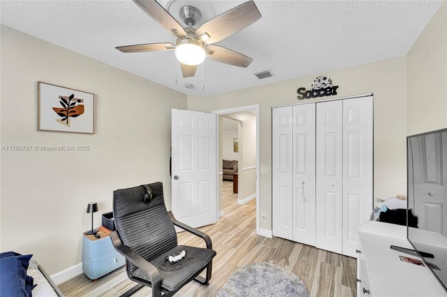Building Photo - 1552 Zenith Way