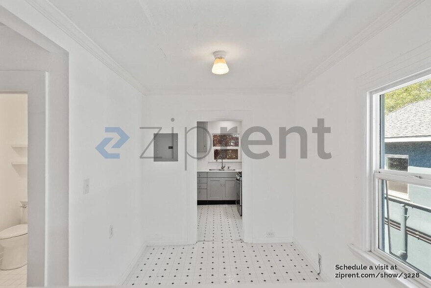 Building Photo - 928 60th St