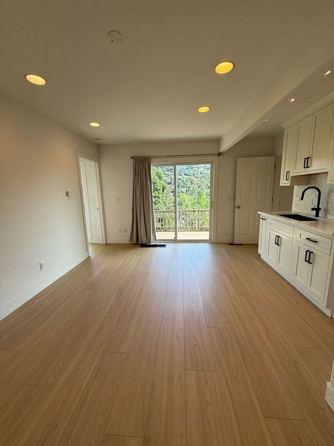 Building Photo - 55-57 Bayo Vista Way