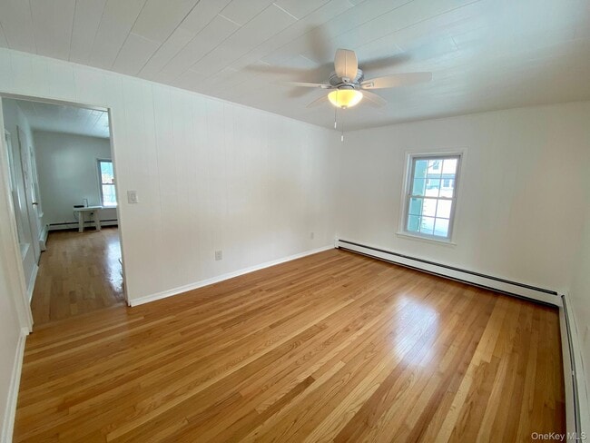 Building Photo - 42 Amity Rd