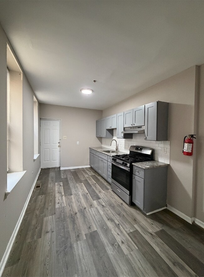 Building Photo - 424 Emerald St