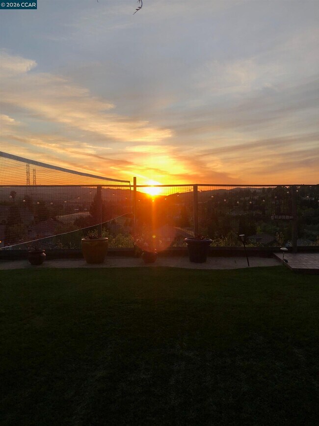 Building Photo - 243 Viewpoint Dr