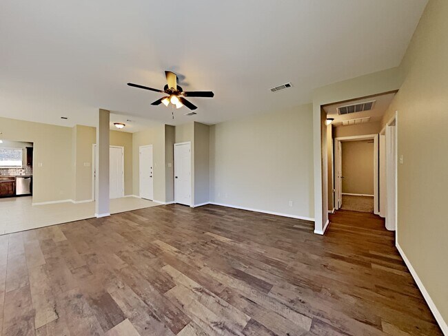 Building Photo - 2308 Arrowhead Dr