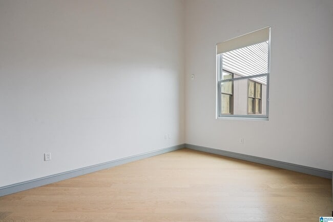 Building Photo - 2212 Morris Ave