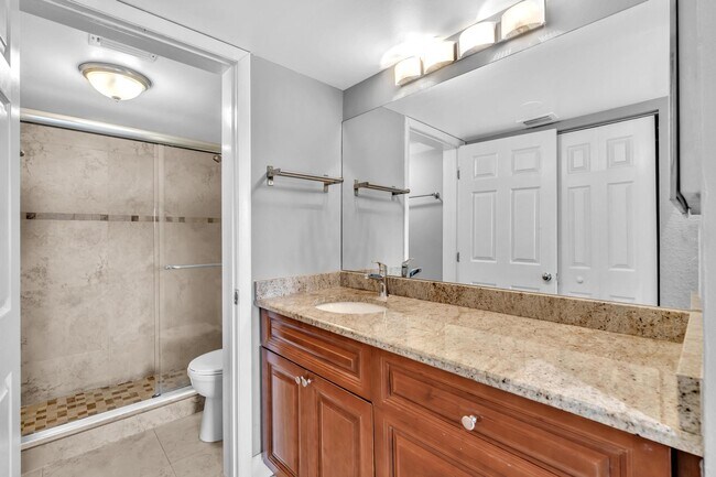 Building Photo - 2841 N Oakland Forest Dr