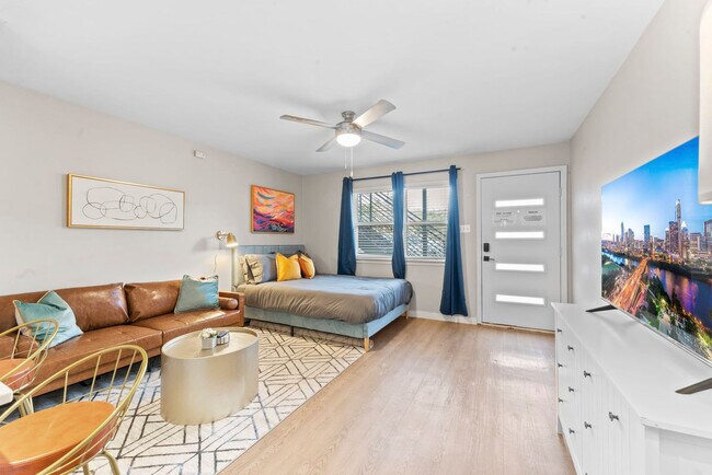 Building Photo - 6811 Great Northern Blvd