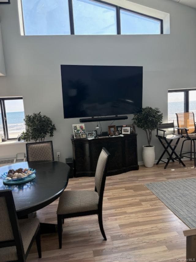 Building Photo - 750 W Broadway