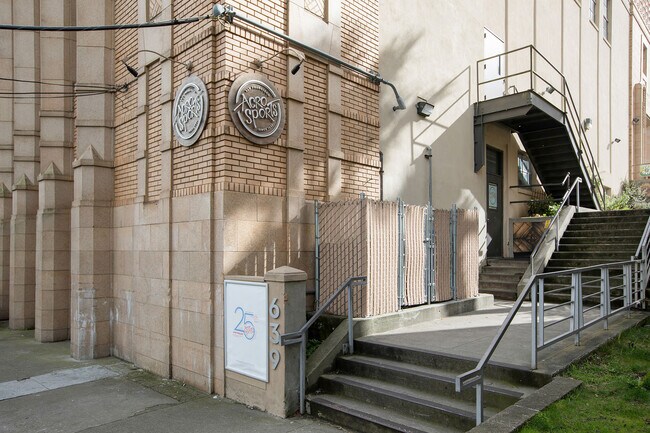 Cole Valley: 1 min Walk - 1201 Willard St