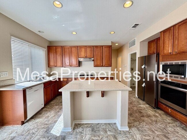 Building Photo - 13535 Silversand St