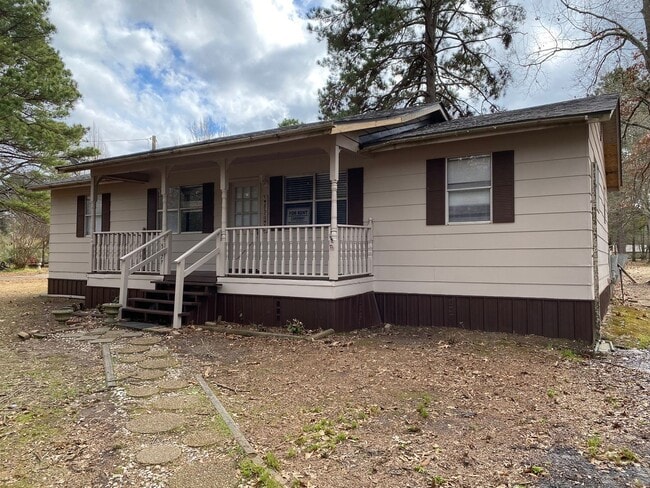 Primary Photo - Country living - 4BR/2BA in Keithville - o...
